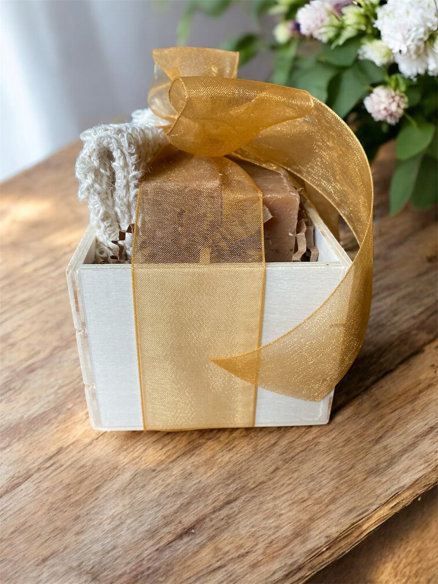 Gift Set with 2 Soaps and 1 Sisal Bag