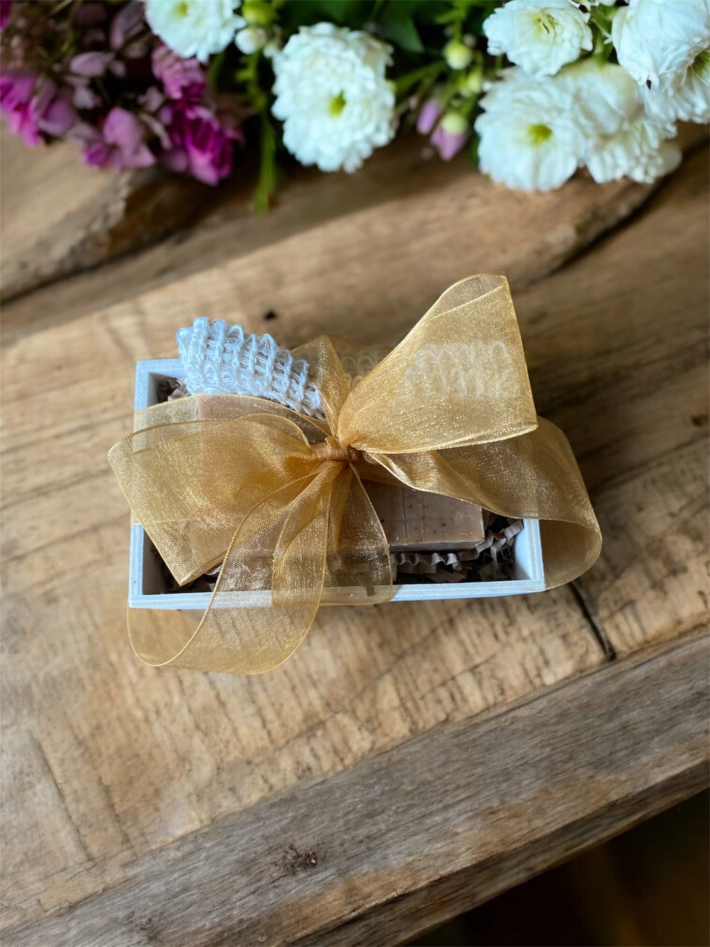 Gift Set with 2 Soaps and 1 Sisal Bag